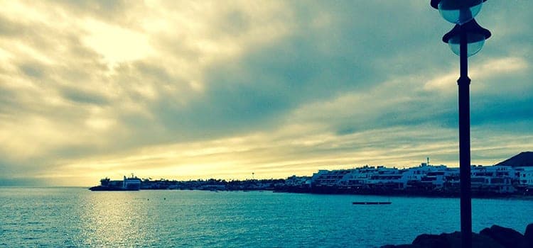 Abendstimmung über der Bucht, Blick vom Hotel aufs Meer