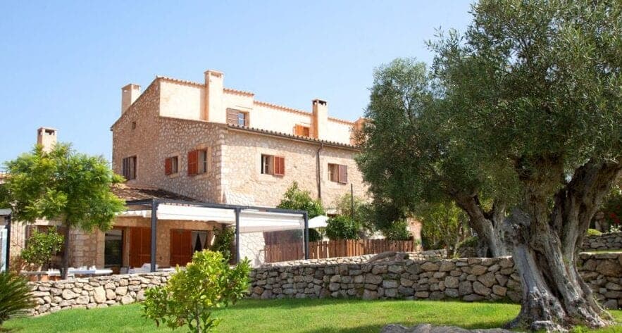 Finca Ses Cases de Fetget bei Son Servera, Steinhaus mit Garten